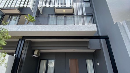Rumah Brand New 3 Lantai di Jagakarsa Layout Luas Akses Bagus