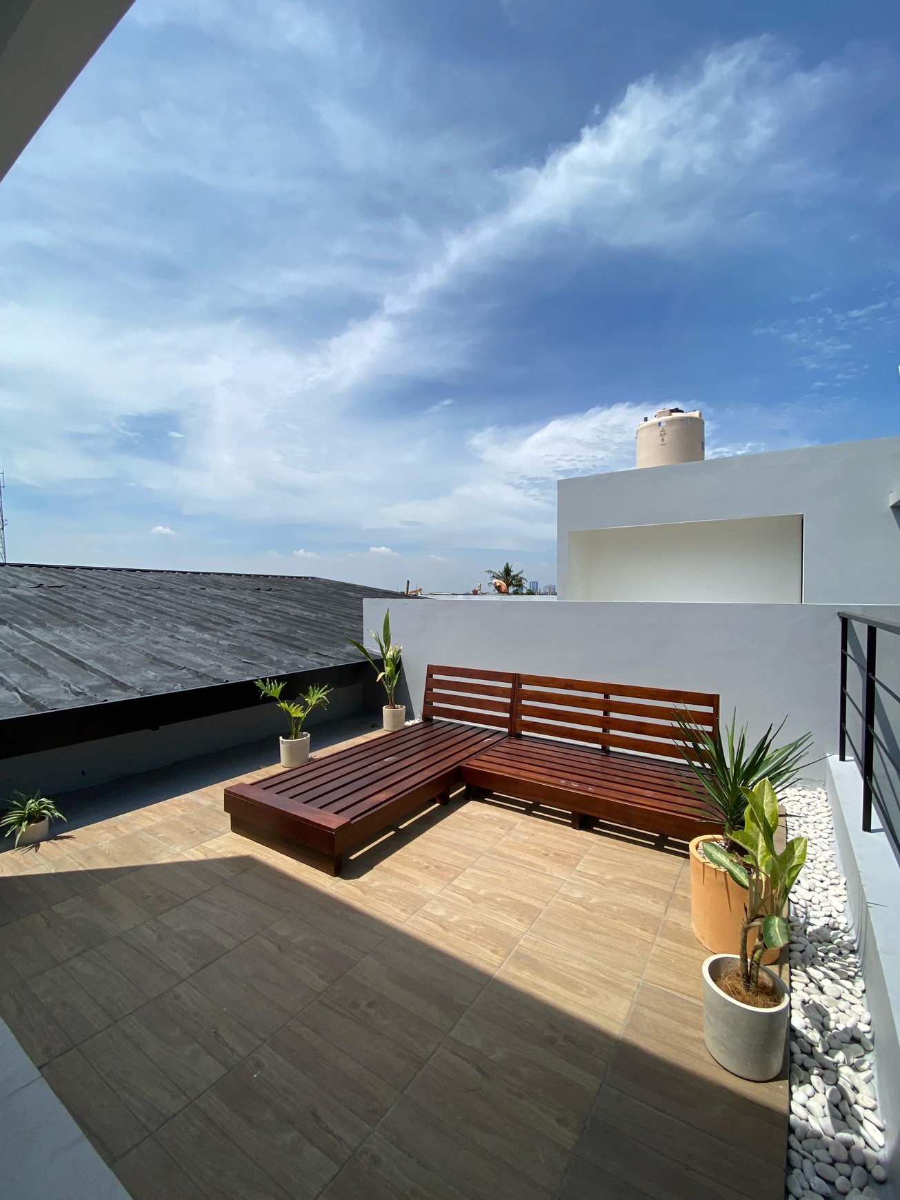 Rumah Brand New 3 Lantai di Jagakarsa Layout Luas Akses Bagus