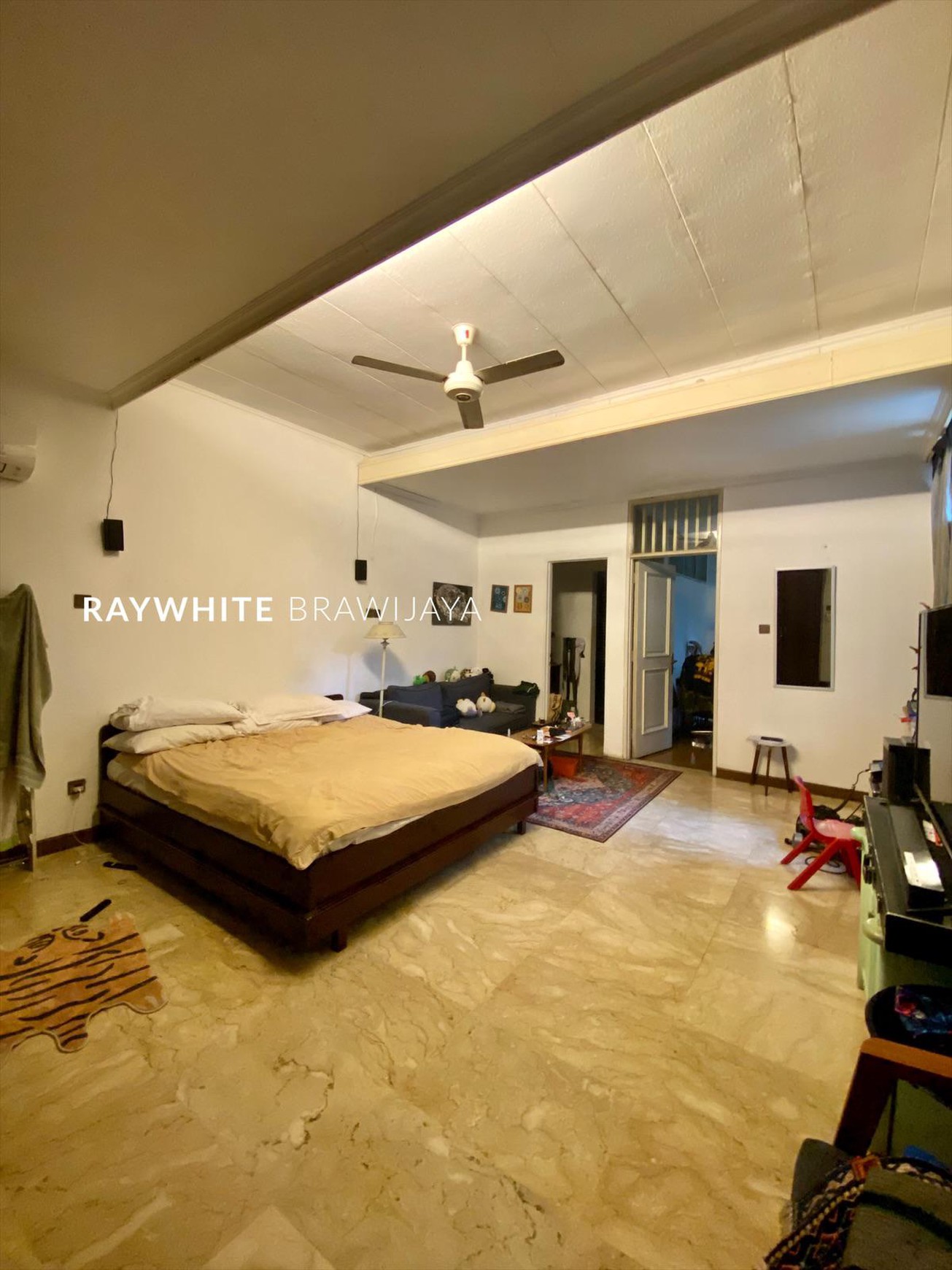 Rumah Lingkungan Tenang Area Pondok Indah