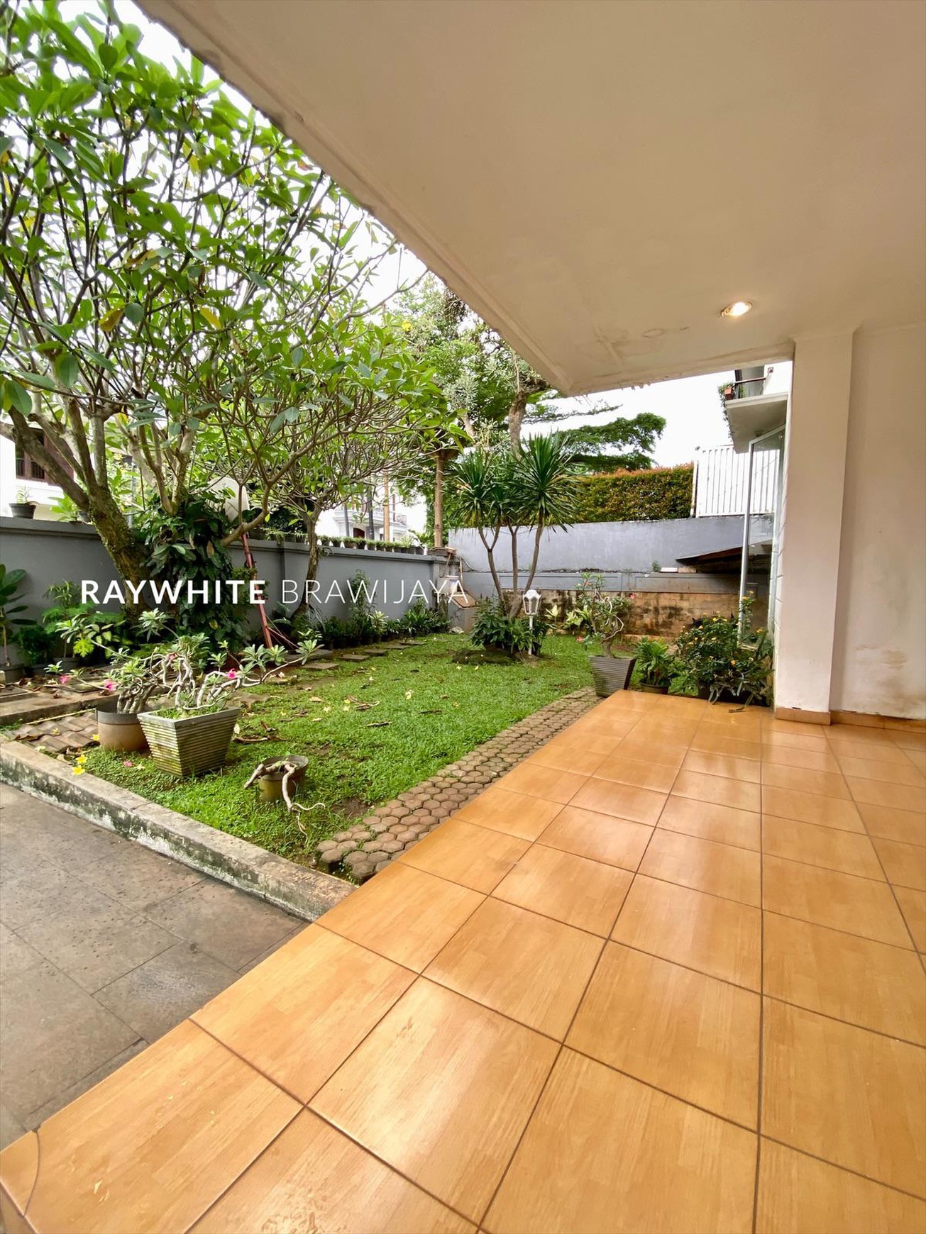 Rumah Lingkungan Tenang Area Pondok Indah