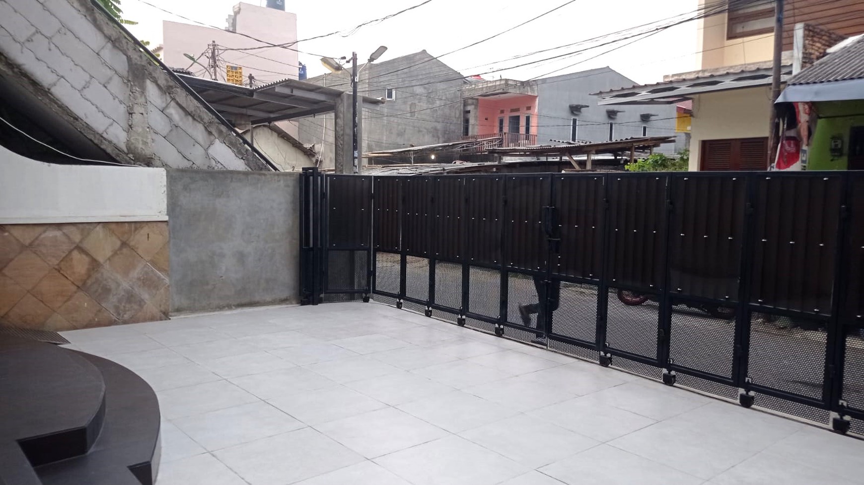 Rumah Minimalis di Pondok Labu Luas 154 Dekat ke MRT 2 Lantai