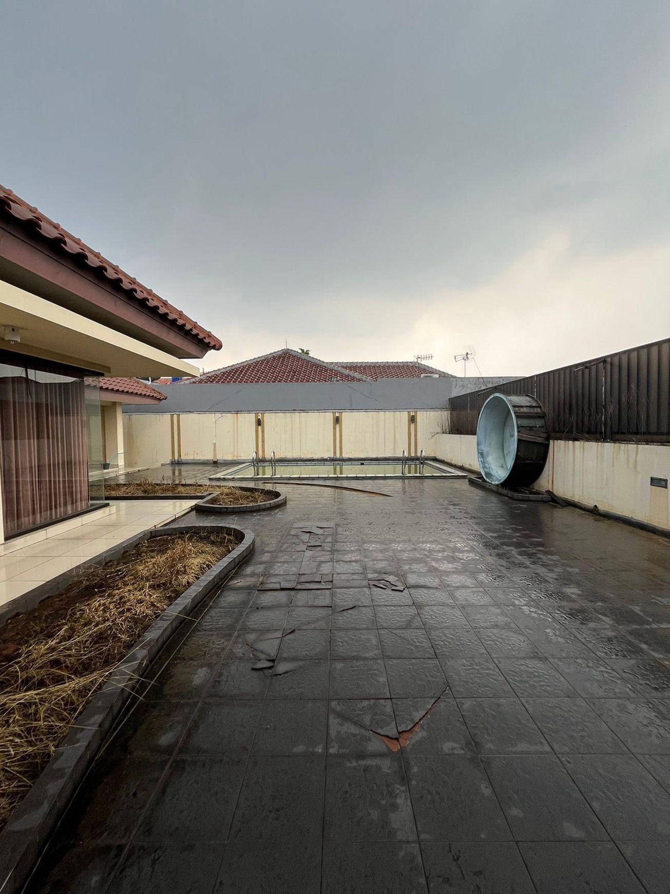 Rumah Siap Huni dengan Hunian Nyaman dan Asri di Cibubur.