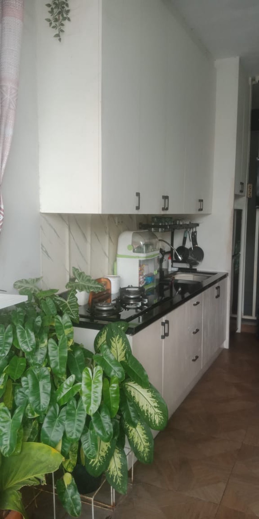 Rumah Bagus, 3 Lantai Siap huni di Kebon Jeruk