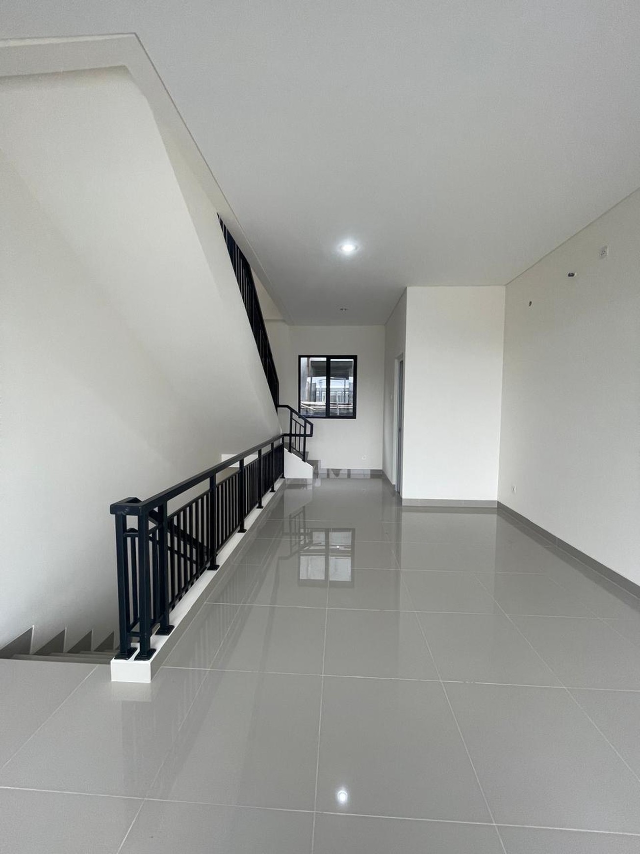 Disewakan Ruko Hampton Avenue Lokasi Strategis dekat dengan PAPAYA dan Black Owl