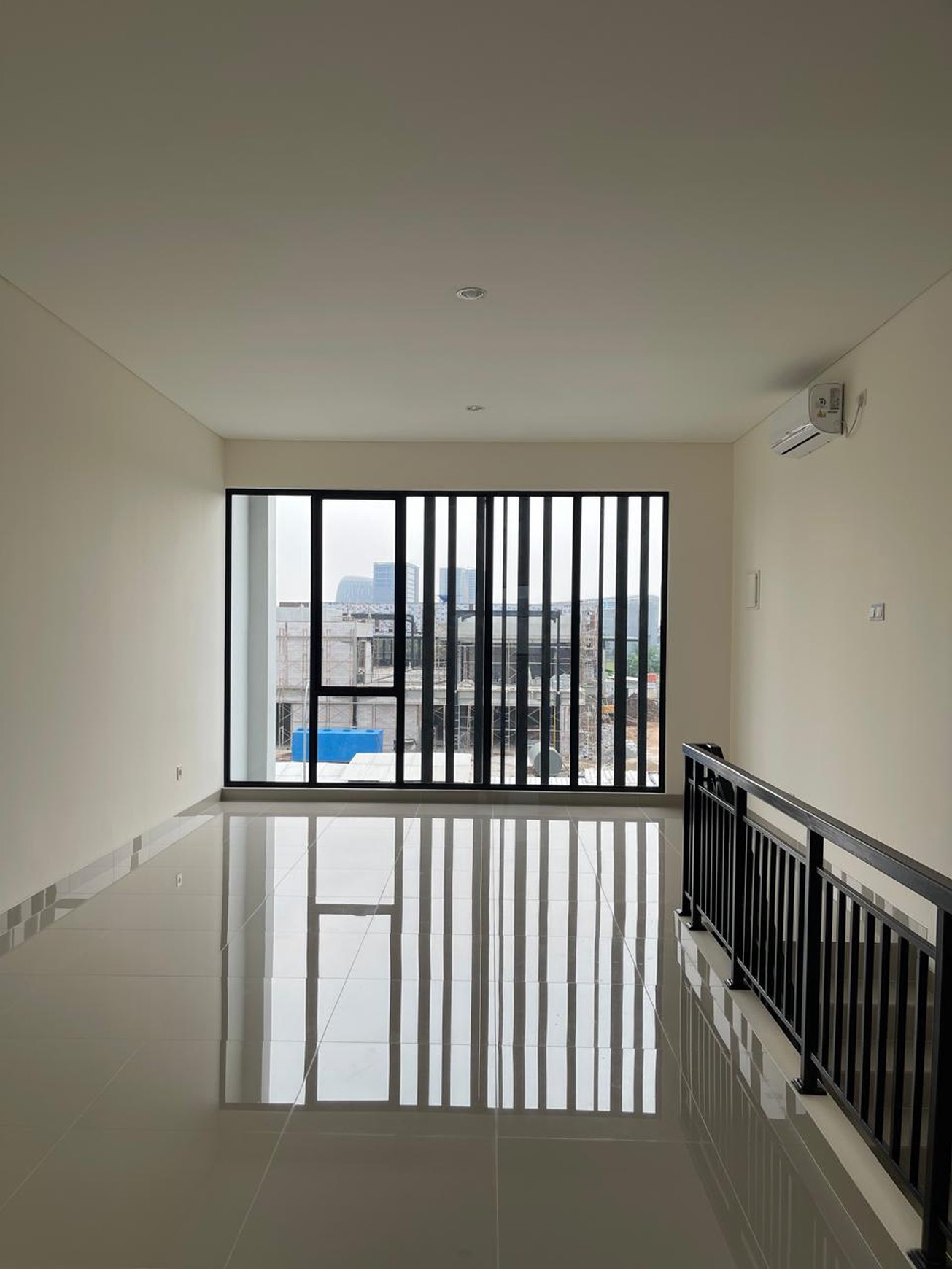 Disewakan Ruko Hampton Avenue Lokasi Strategis dekat dengan PAPAYA dan Black Owl