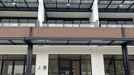 Disewakan Ruko Hampton Avenue Lokasi Strategis dekat dengan PAPAYA dan Black Owl