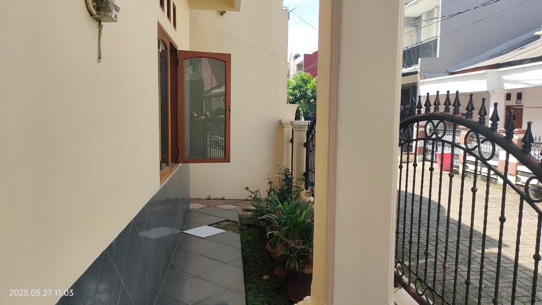 Rumah Kos-kosan 8 Pintu di Komplek Timah, Depok