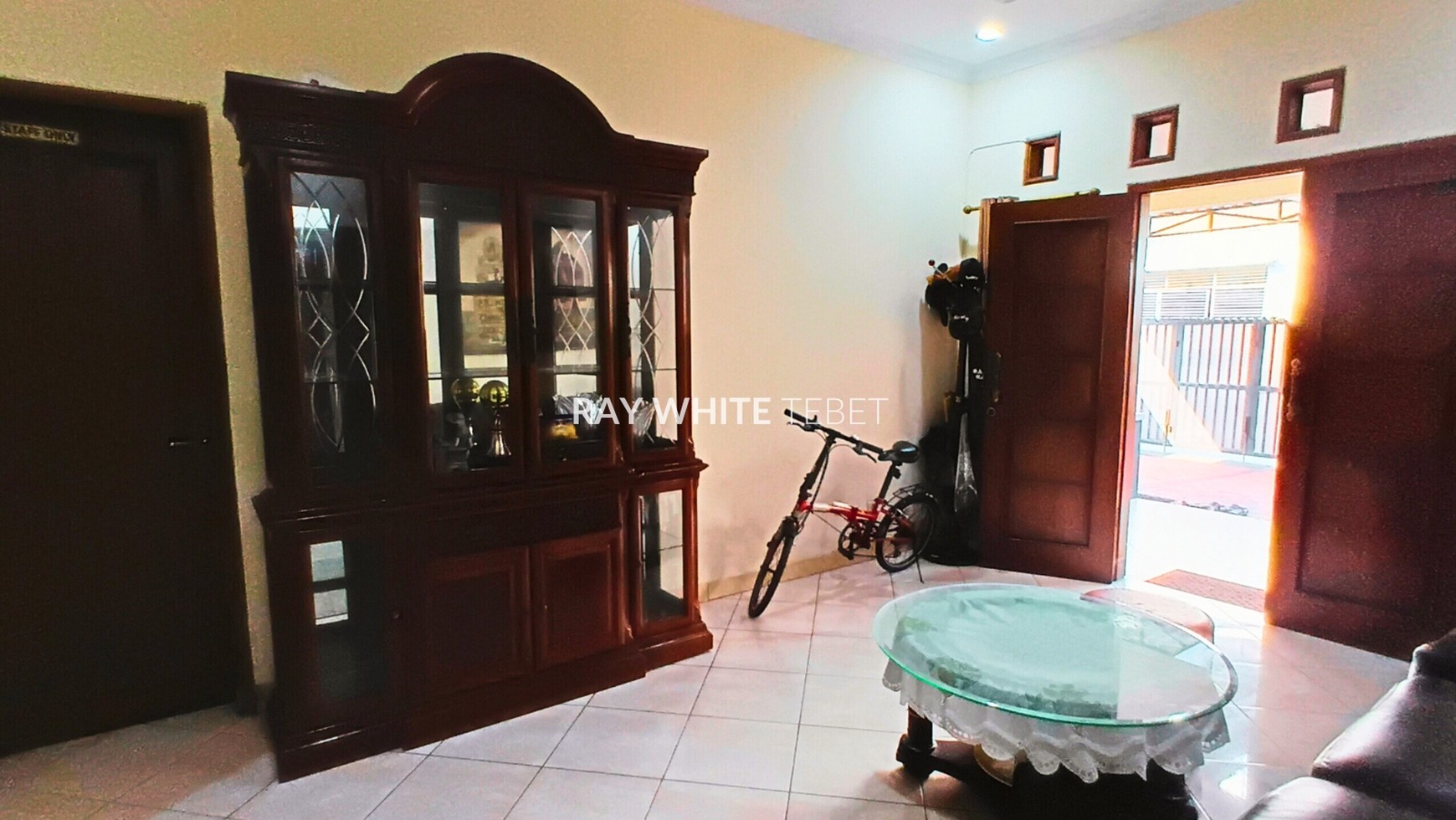 Rumah Siap Huni + Kost 6 Kamar di Tebet - SHM, Akses 2 Mobil