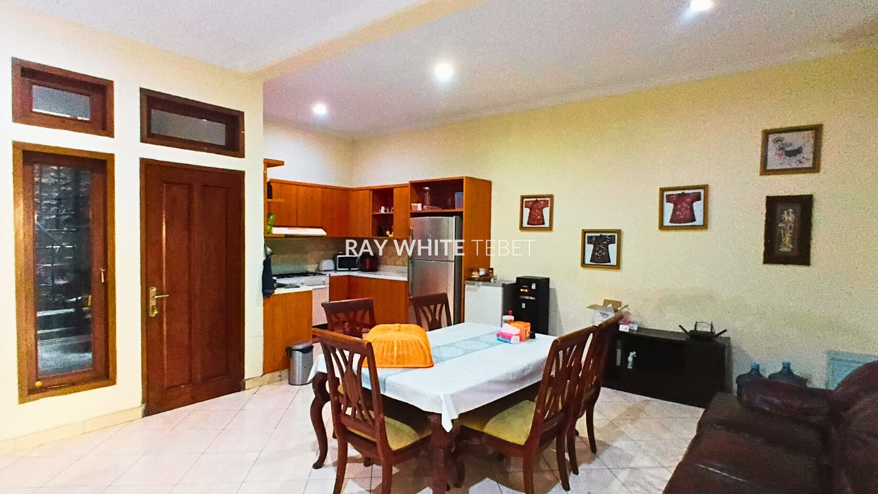 Rumah Siap Huni + Kost 6 Kamar di Tebet - SHM, Akses 2 Mobil