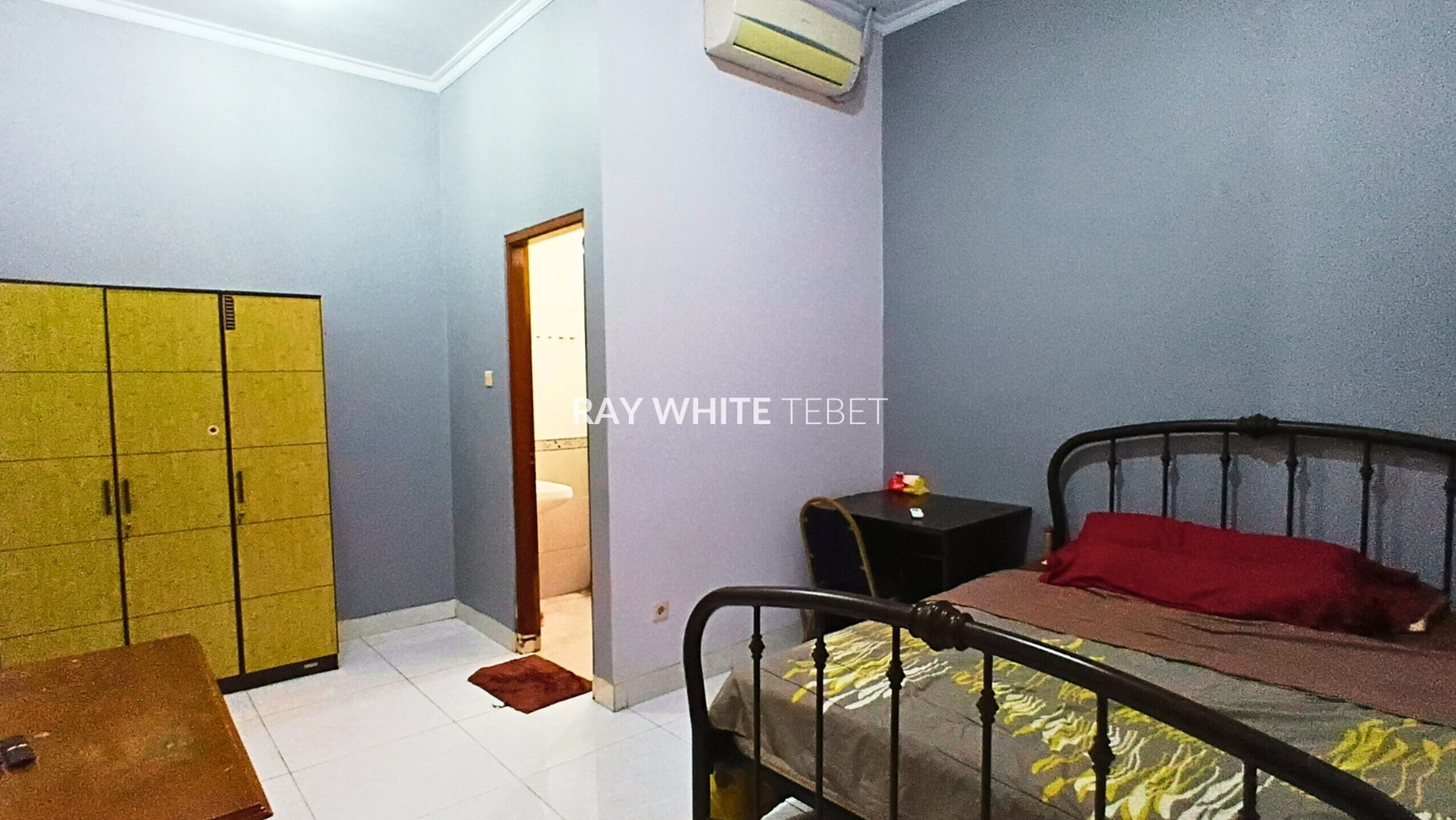 Rumah Siap Huni + Kost 6 Kamar di Tebet - SHM, Akses 2 Mobil