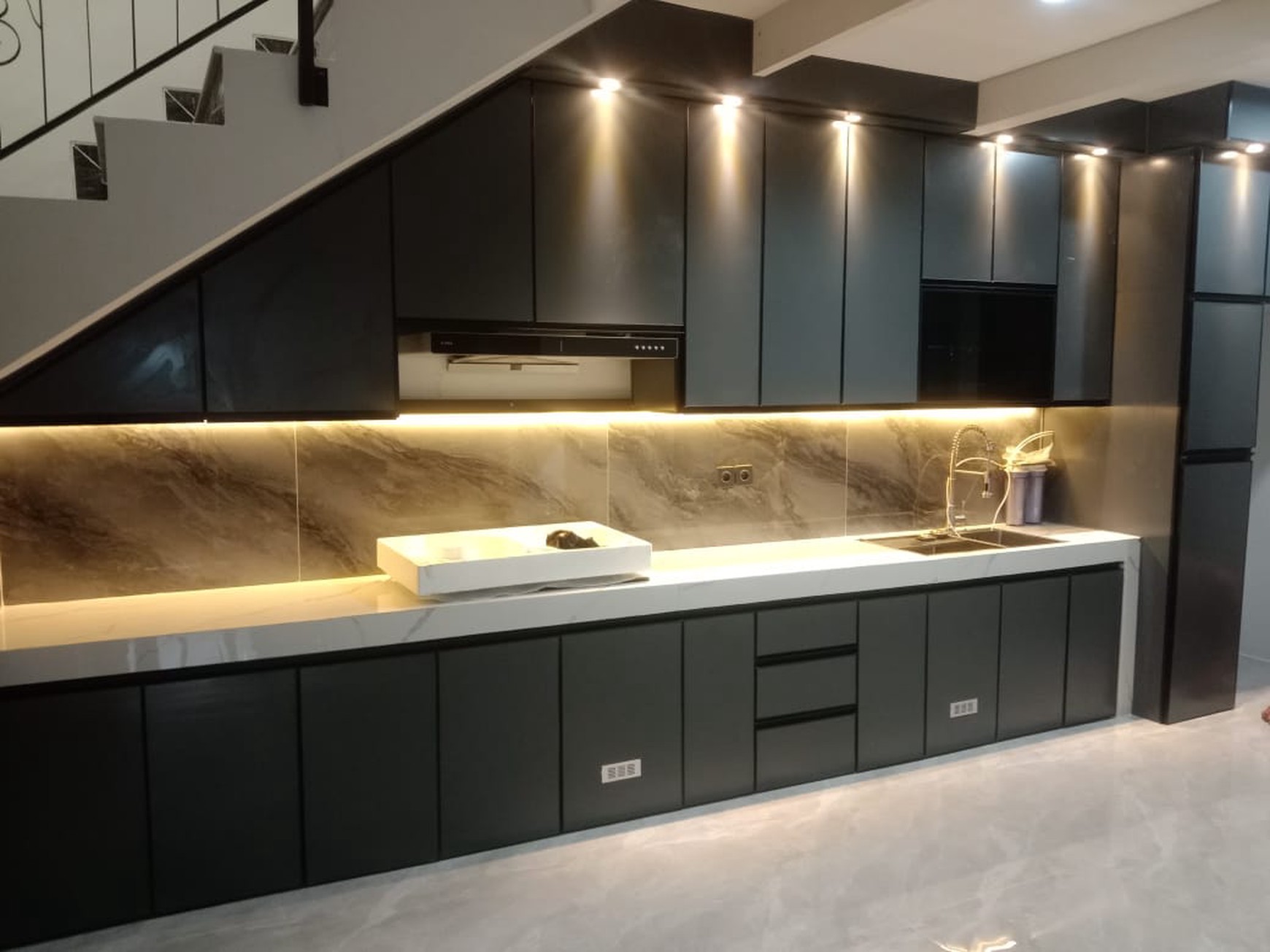 Rumah 2 Lantai Hadap Taman di Kota Wisata Cibubur