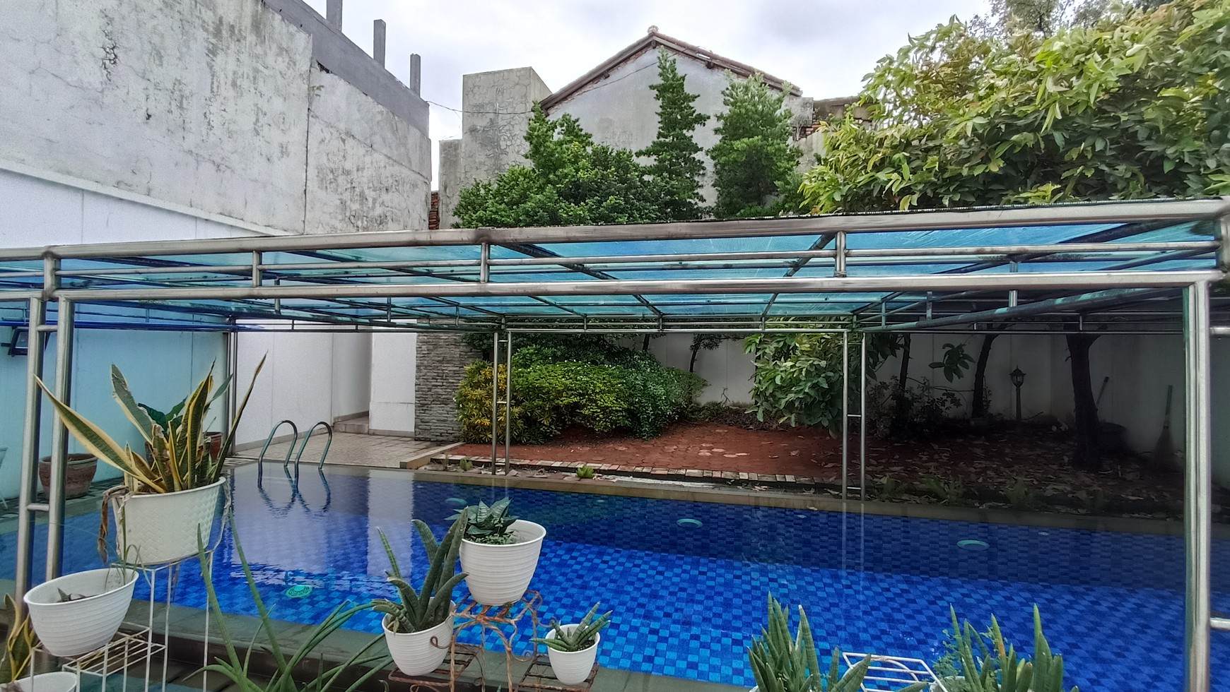 Rumah Mewah & Terawat di Cipinang Cempedak - Lokasi Strategis di Jatinegara
