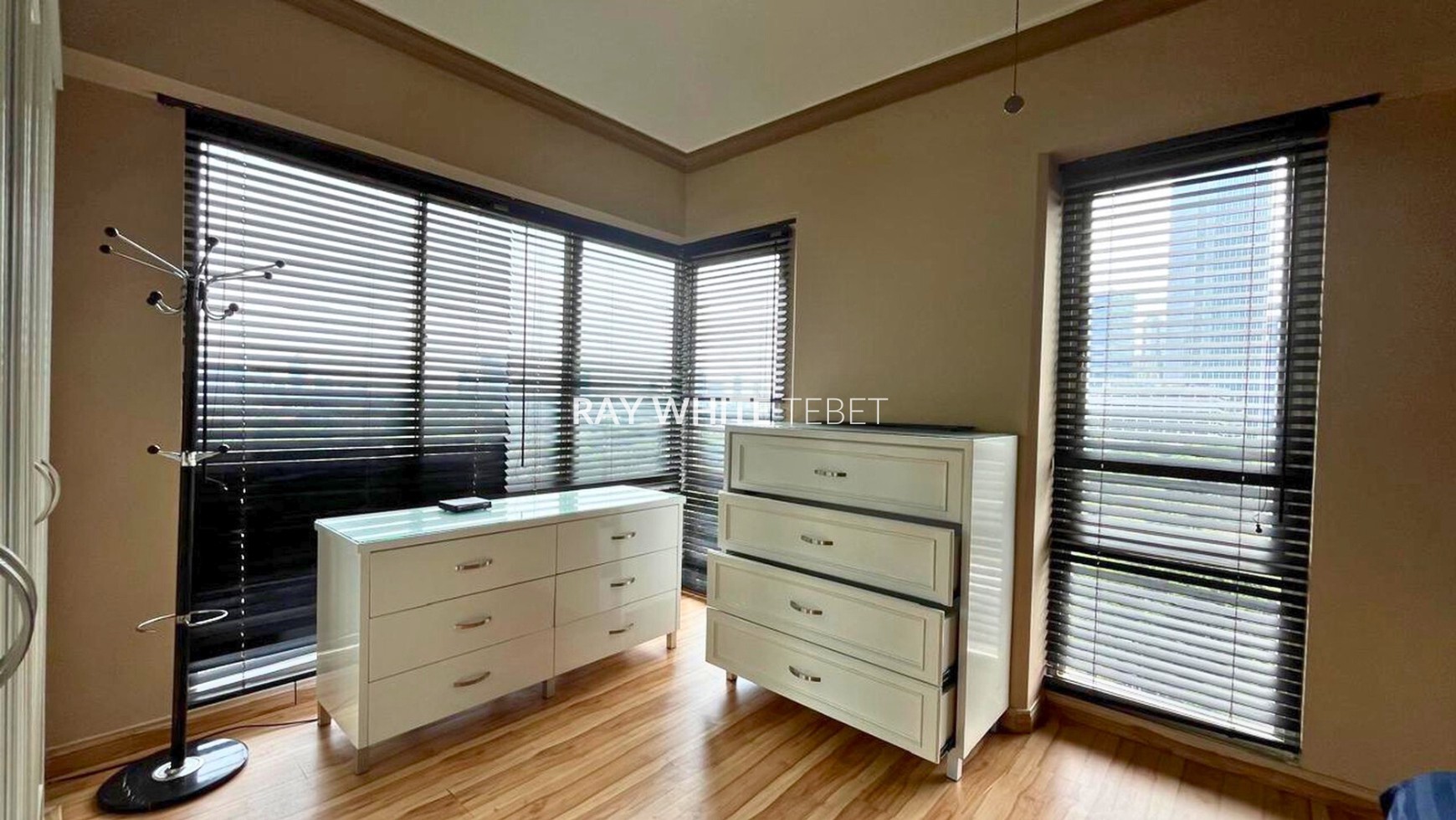Apartemen Puri Casablanca 3BR Tower A