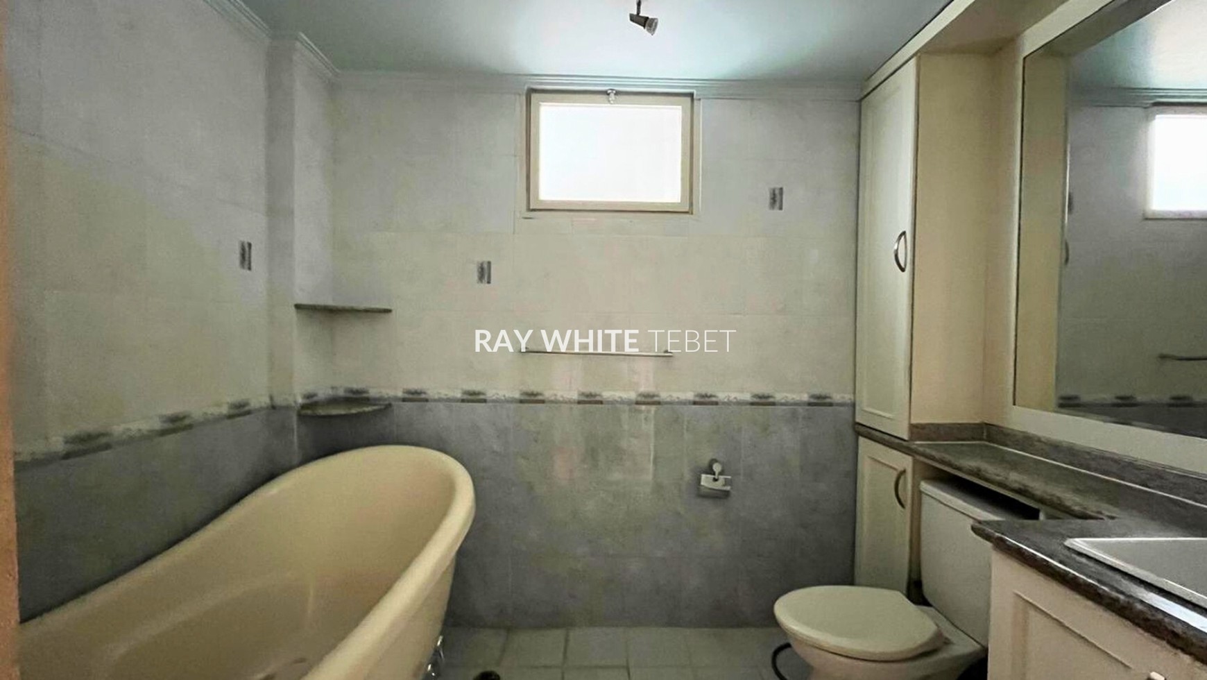Apartemen Puri Casablanca 3BR Tower A