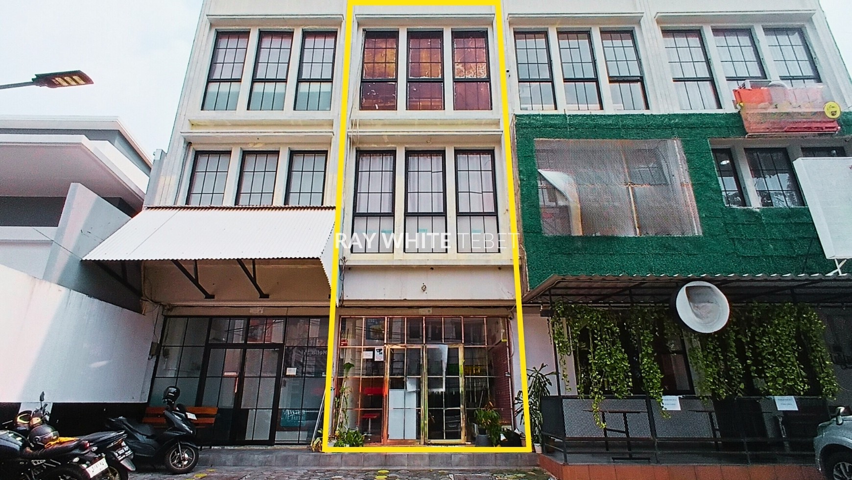 Ruko 3 Lantai Lokasi Paling Ramai dan Strategis di Tebet Jaksel