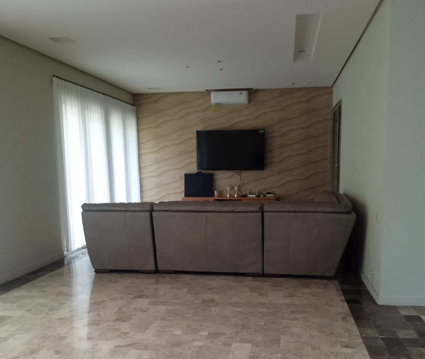 Disewakan Rumah Mewah di Pondok Indah - siap Huni, Nyaman dan Strategis