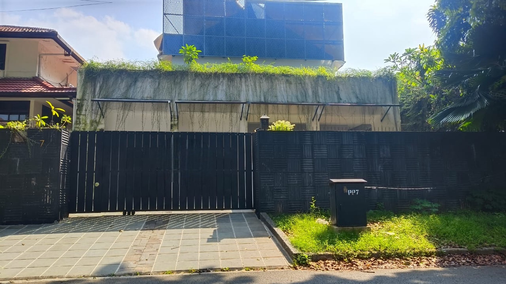 Disewakan Rumah Mewah di Pondok Indah - siap Huni, Nyaman dan Strategis