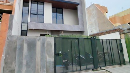 Jual New Manyar Kertoarjo 5M-an Surabaya Timur