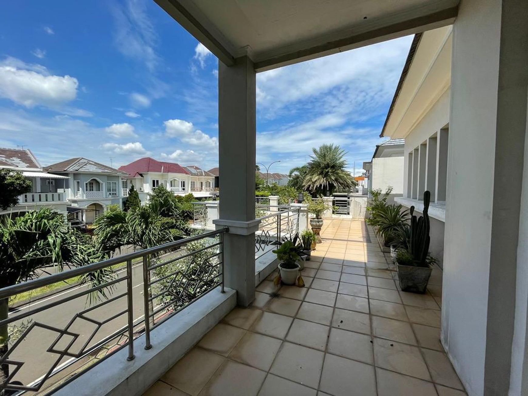 Rumah Mewah Kokoh di Boulevard Kota Wisata Cibubur  