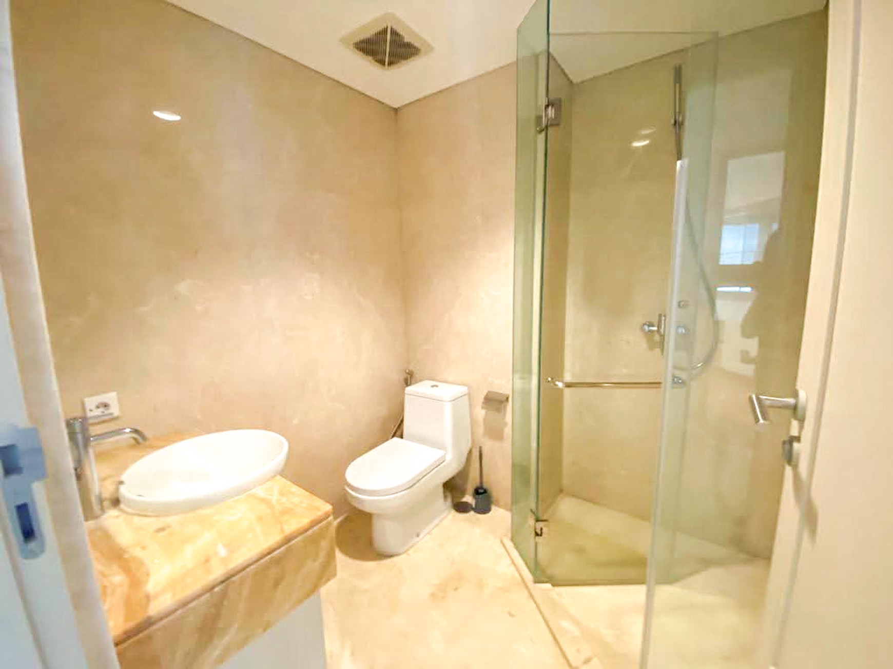 THE PEAK RESIDENCE SURABAYA, STRATEGIS, TENGAH KOTA, AKSES LANGSUNG KE TUNJUNGAN PLAZA 5