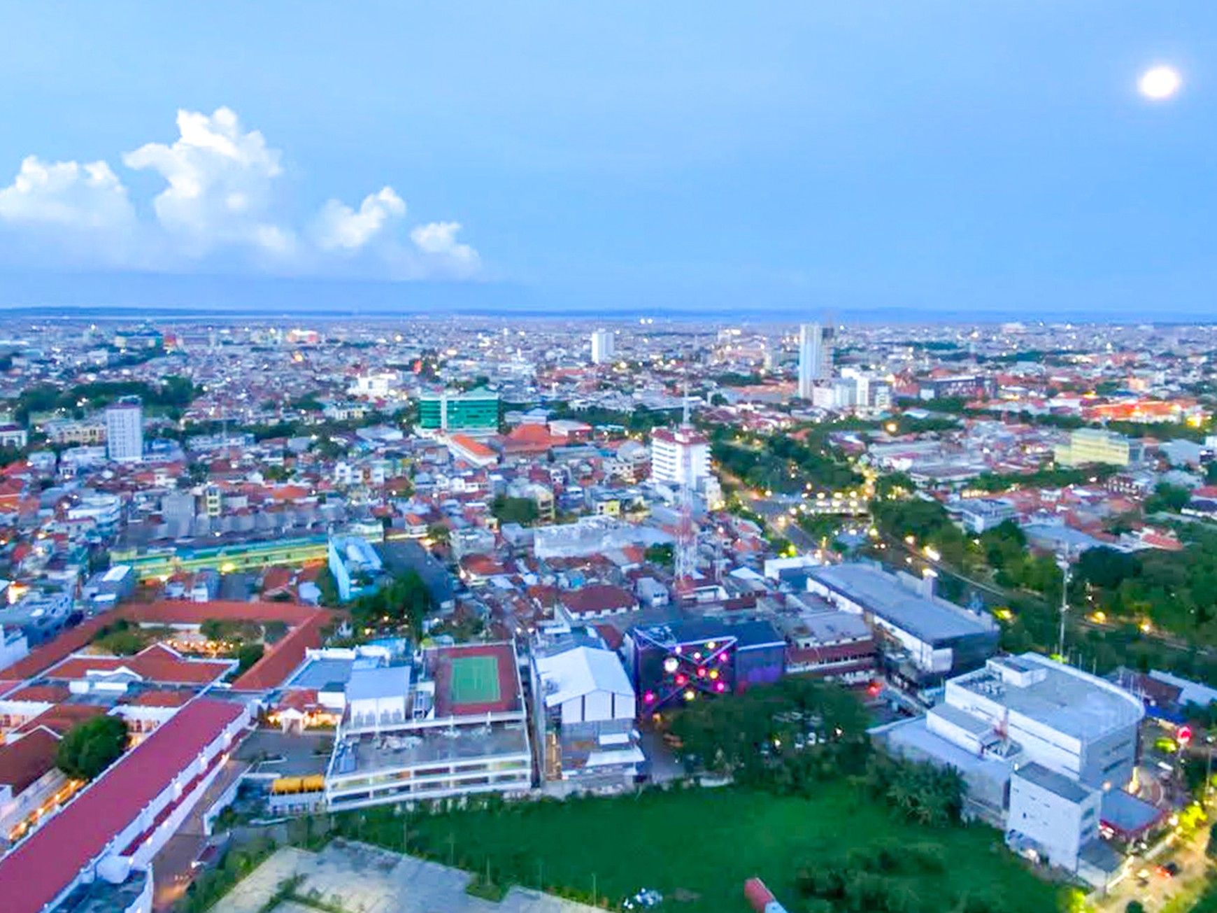 THE PEAK RESIDENCE SURABAYA, STRATEGIS, TENGAH KOTA, AKSES LANGSUNG KE TUNJUNGAN PLAZA 5