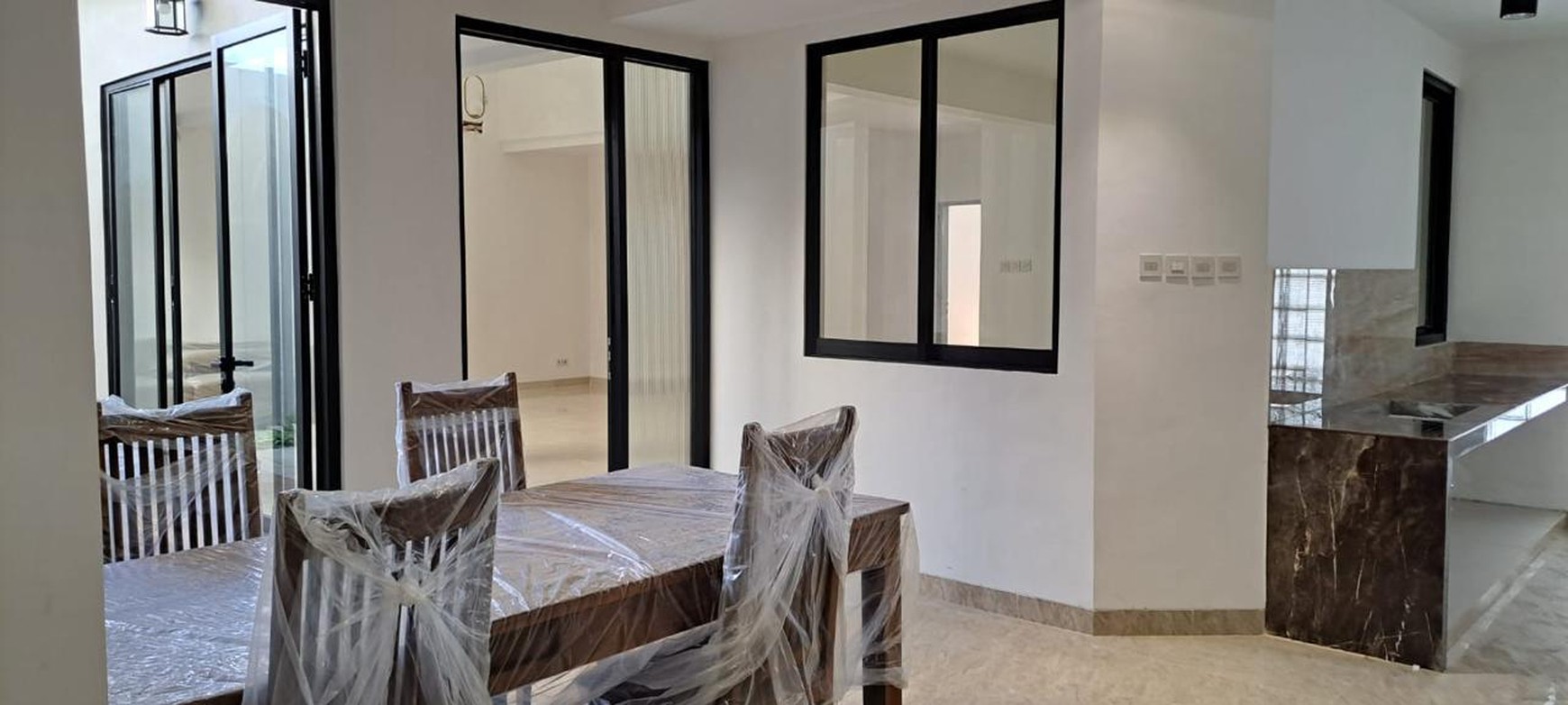 DIjual rumah area BSD City - Puspita Loka BSD Tangerang Selatan
