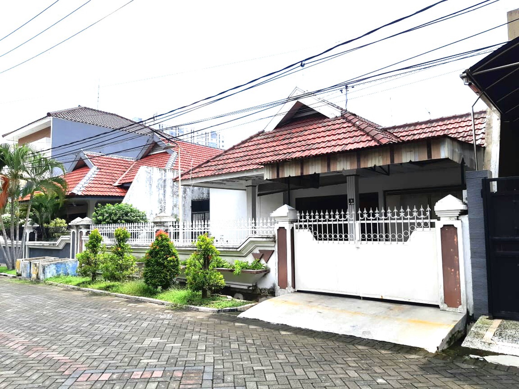 Rumah dijual di Manyar Kartika Surabaya, Dekat Raya Manyar