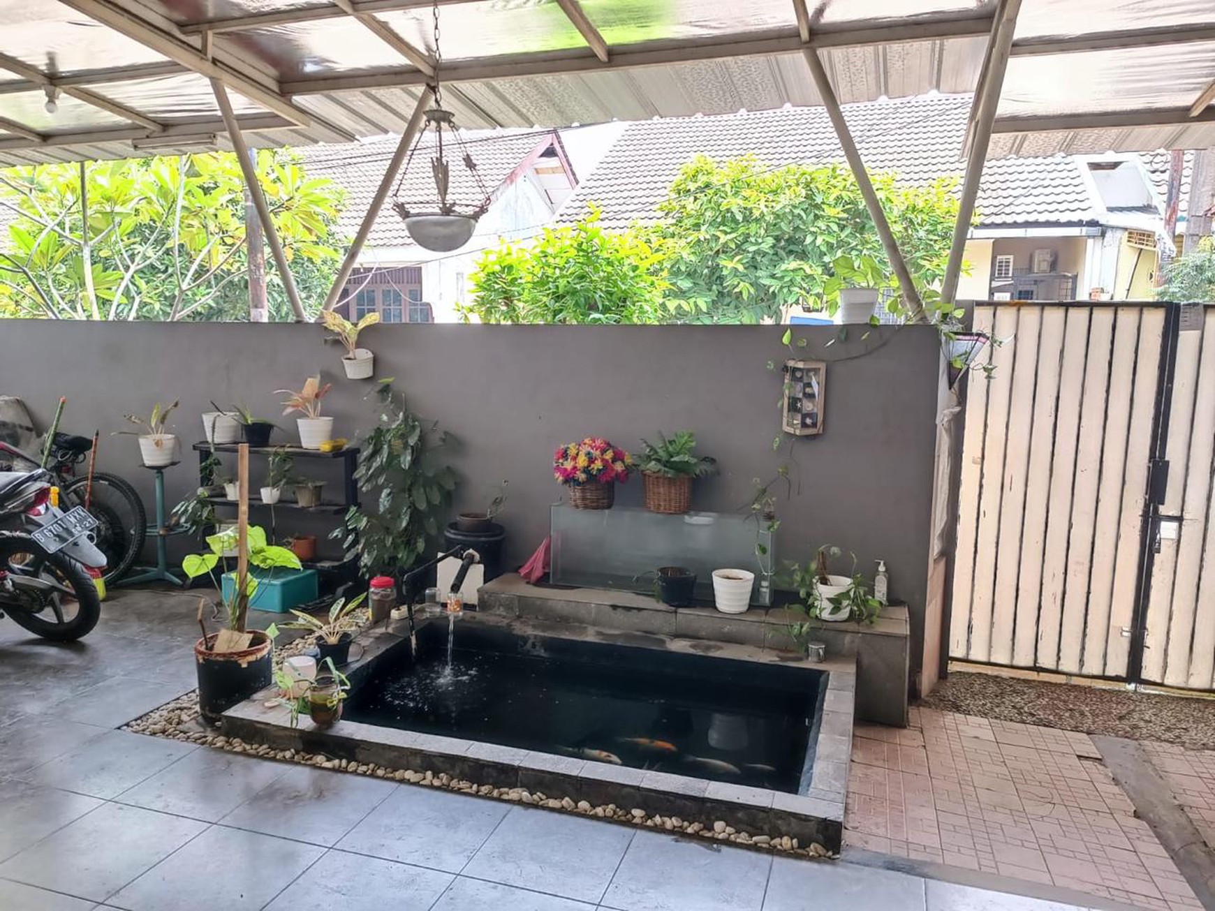 Rumah Siap Huni dengan Hunian Nyaman dan Asri di @Pamulang Barat