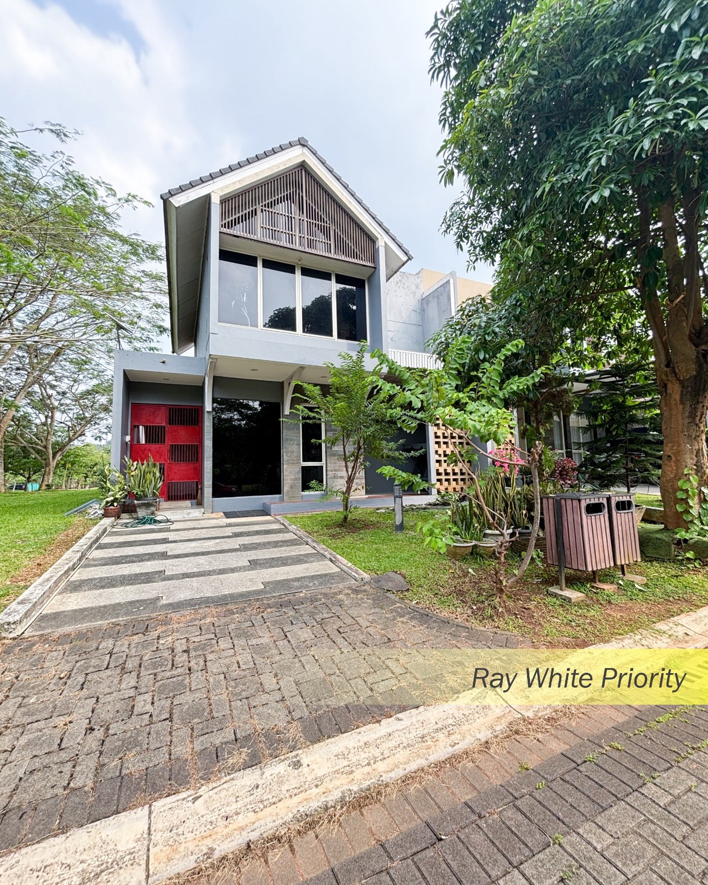 RUMAH MINIMALIS SIAP HUNI DENGAN LINGKUNGAN TENANG DAN ASRI DI THE AVANI BSD CITY, TANGERANG SELATAN