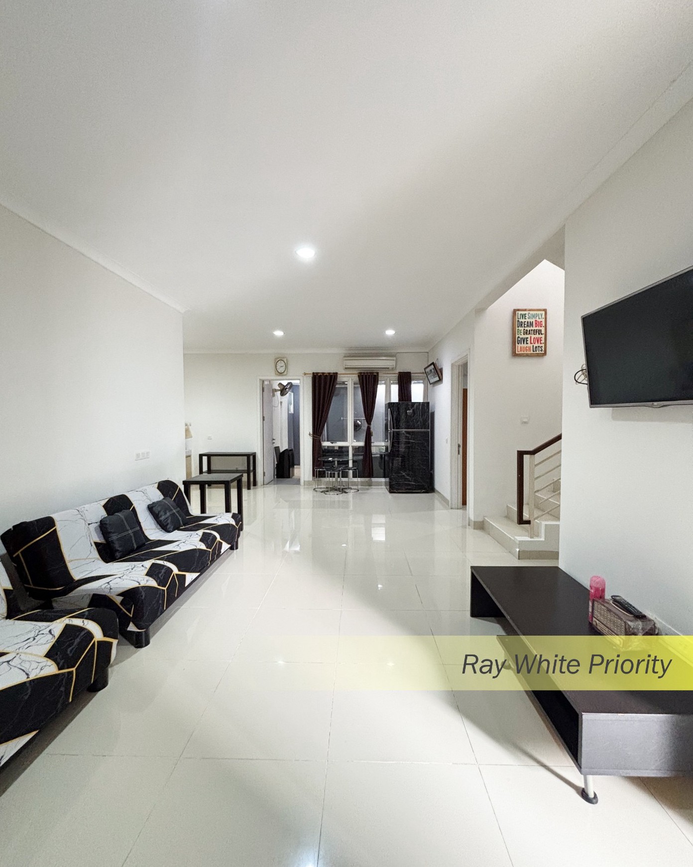 RUMAH MINIMALIS SIAP HUNI DENGAN LINGKUNGAN TENANG DAN ASRI DI THE AVANI BSD CITY, TANGERANG SELATAN