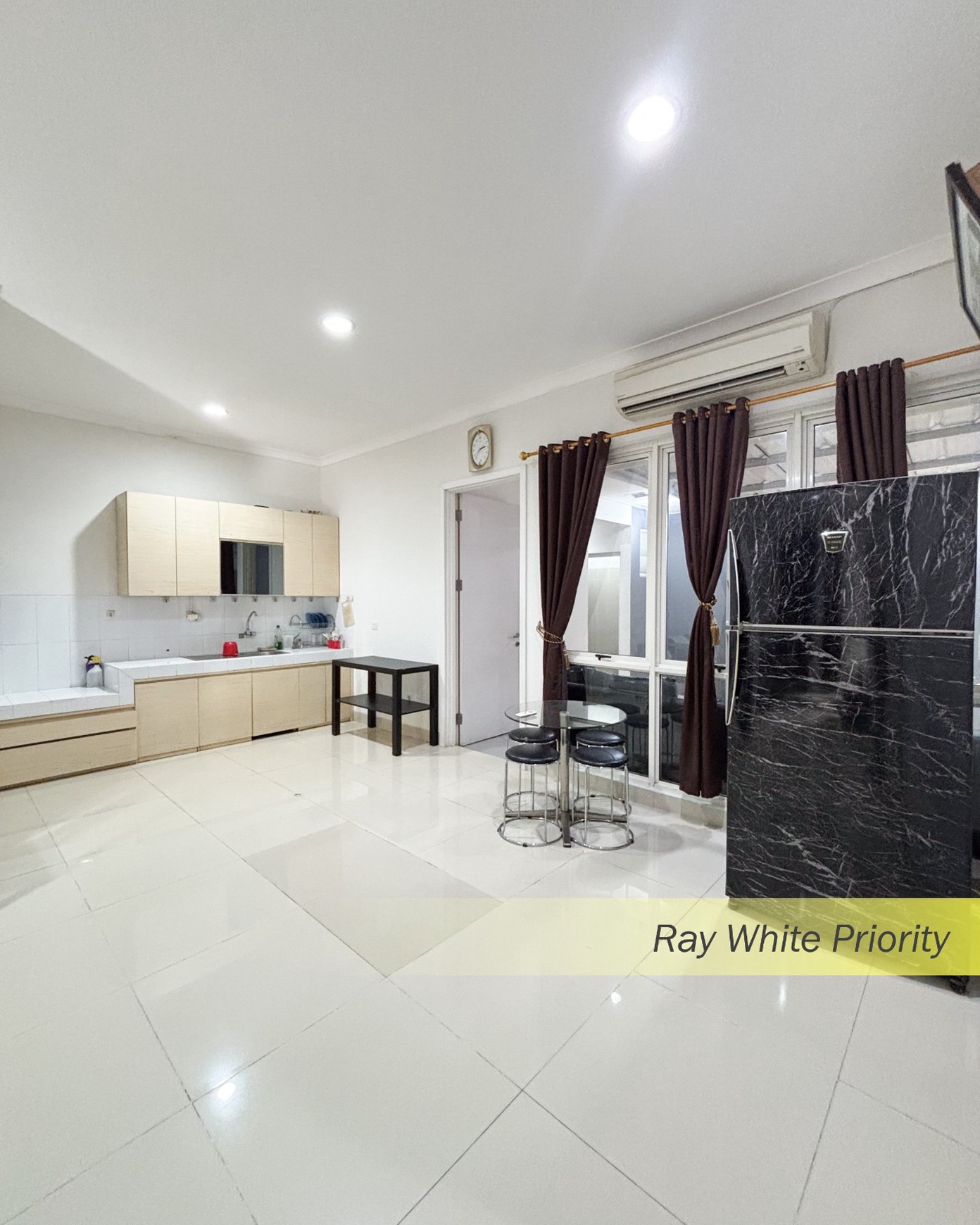 RUMAH MINIMALIS SIAP HUNI DENGAN LINGKUNGAN TENANG DAN ASRI DI THE AVANI BSD CITY, TANGERANG SELATAN
