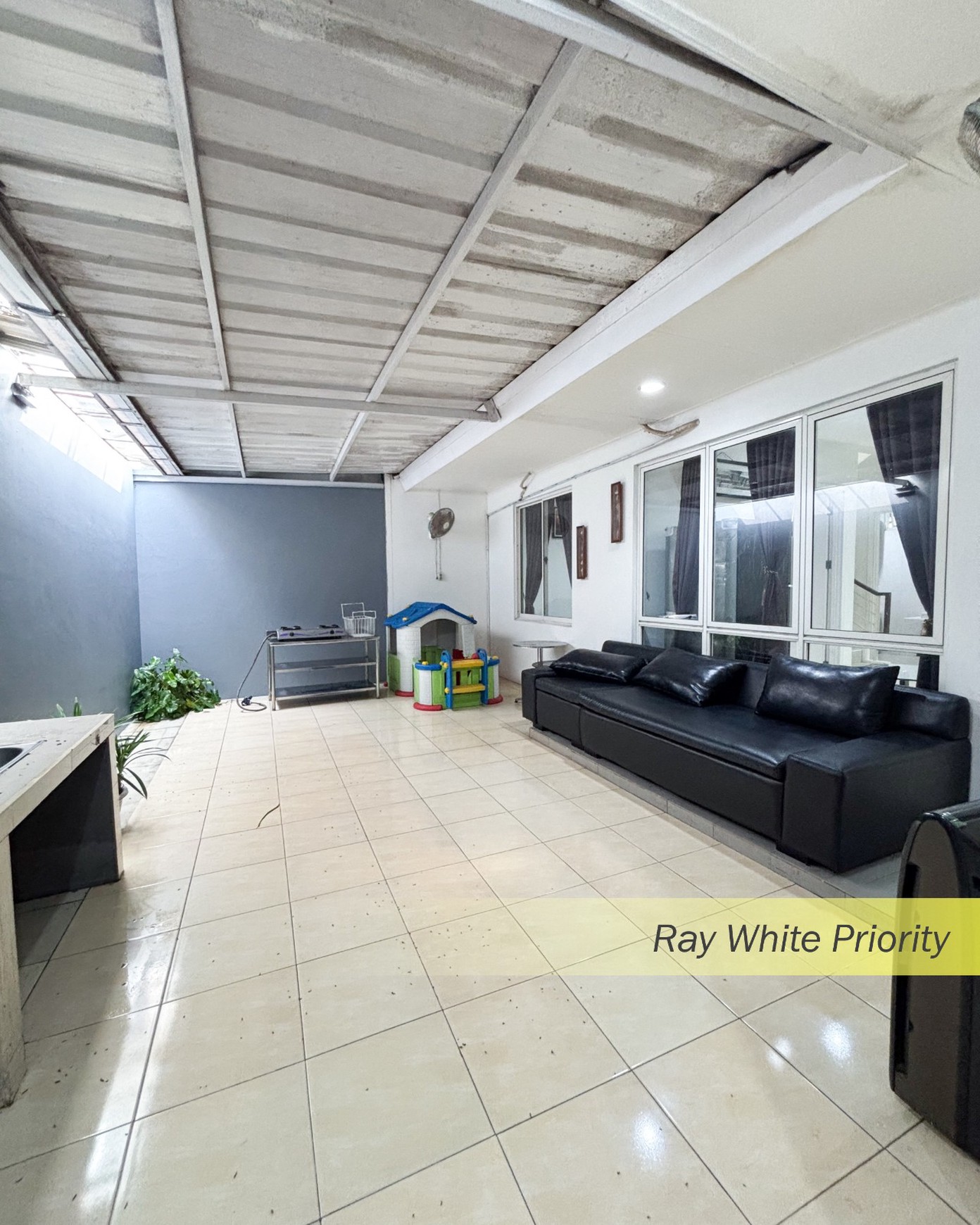 RUMAH MINIMALIS SIAP HUNI DENGAN LINGKUNGAN TENANG DAN ASRI DI THE AVANI BSD CITY, TANGERANG SELATAN