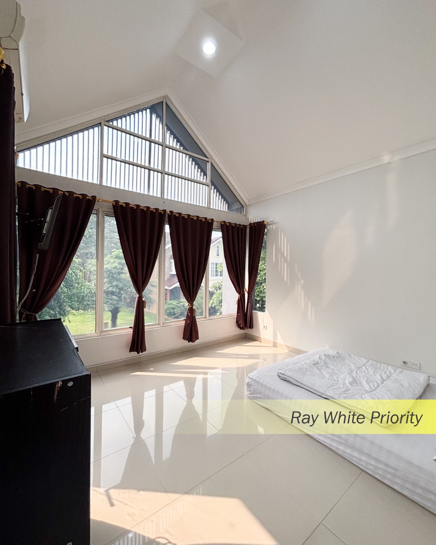 RUMAH MINIMALIS SIAP HUNI DENGAN LINGKUNGAN TENANG DAN ASRI DI THE AVANI BSD CITY, TANGERANG SELATAN