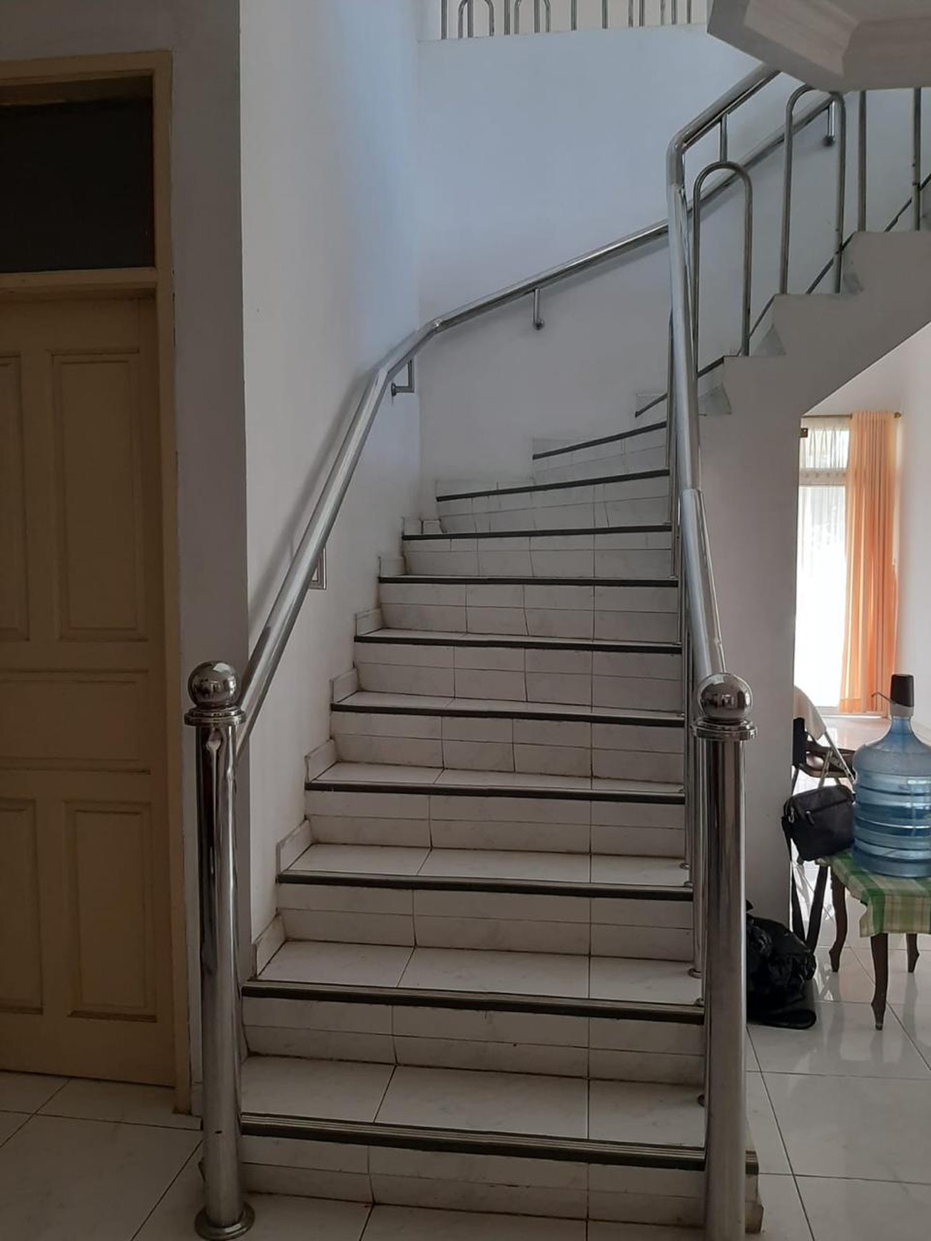 Posisi di Hook bebas banjir dalam perumahan yg bersih Asri di Rempoa