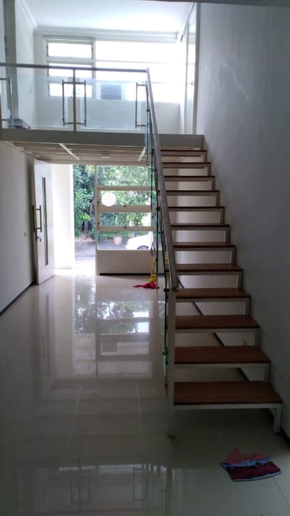 Dijual Rumah + Kolam Renang Eastwood Regency Citraland Surabaya Barat Siap Huni