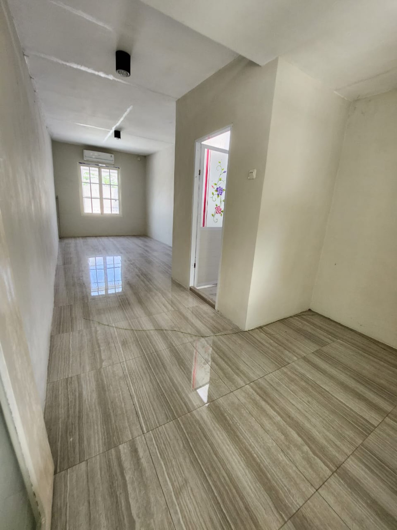 Dijual Rumah + Kolam Renang Eastwood Regency Citraland Surabaya Barat Siap Huni