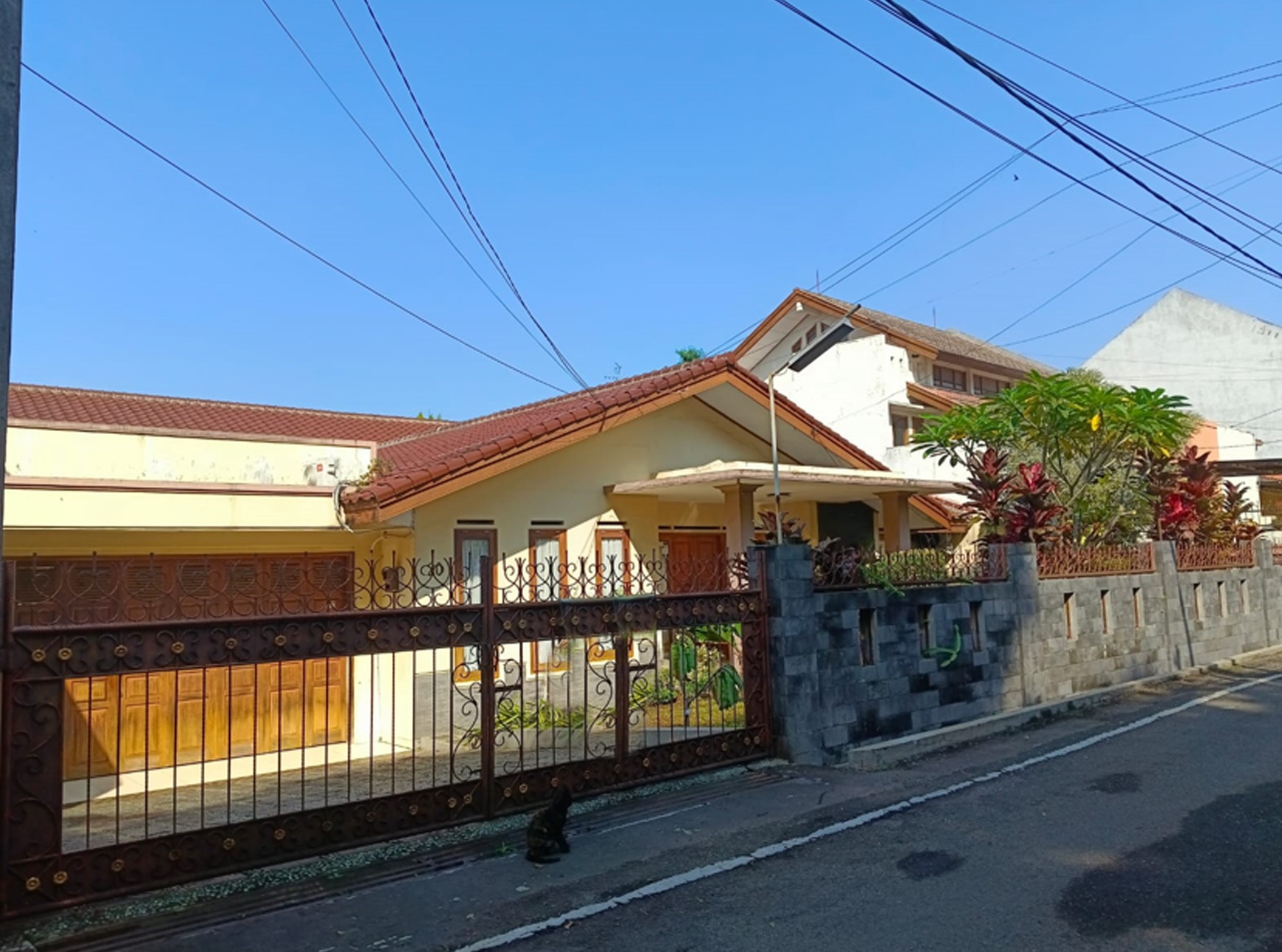 Rumah Siap Huni di Jl Cigadung lokasi strategis nyaman dekat tubagus ismail