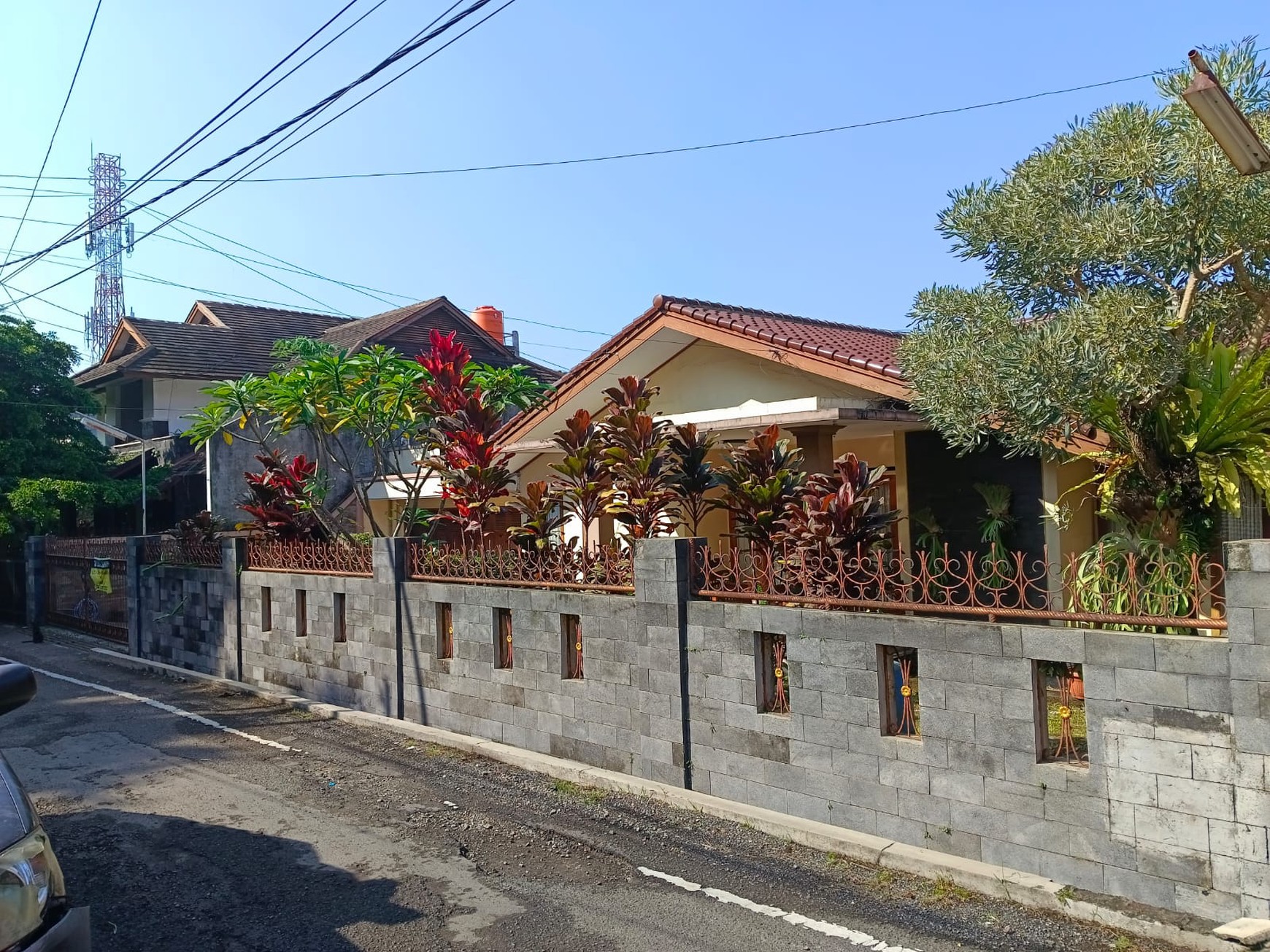Rumah Siap Huni di Jl Cigadung lokasi strategis nyaman dekat tubagus ismail