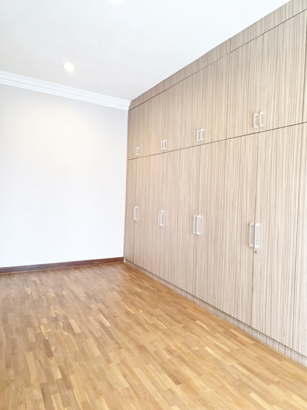 Disewakan Rumah di Fontainebleau Golf Residence BSD City Tangerang