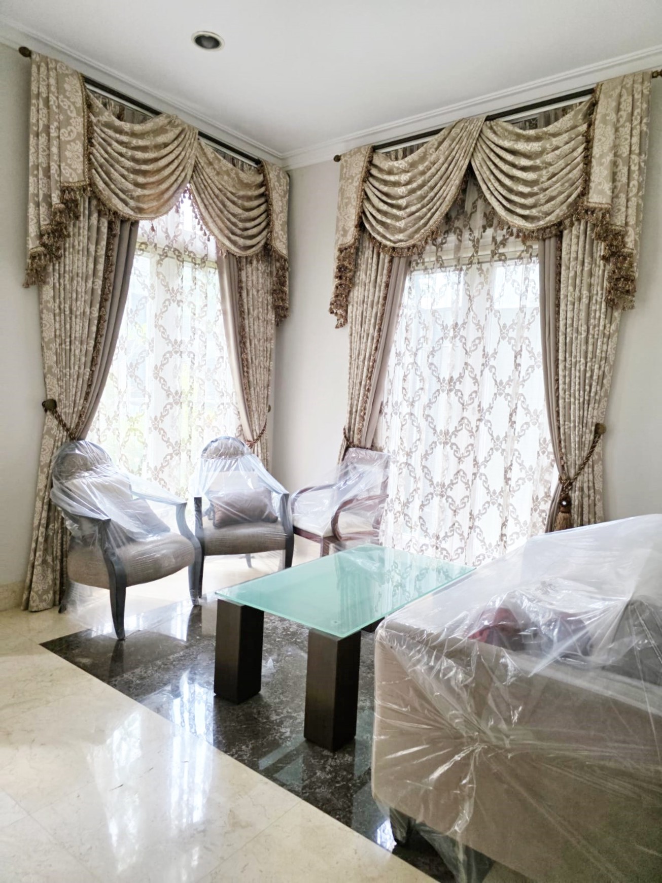 Disewakan Rumah di Fontainebleau Golf Residence BSD City Tangerang