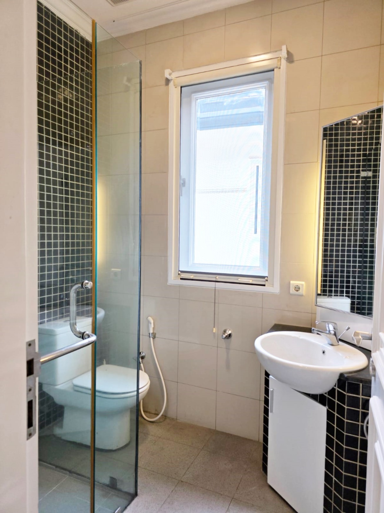 Disewakan Rumah di Fontainebleau Golf Residence BSD City Tangerang