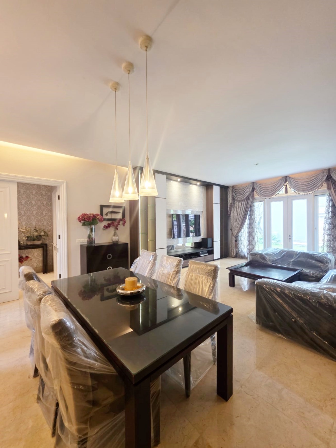 Disewakan Rumah di Fontainebleau Golf Residence BSD City Tangerang