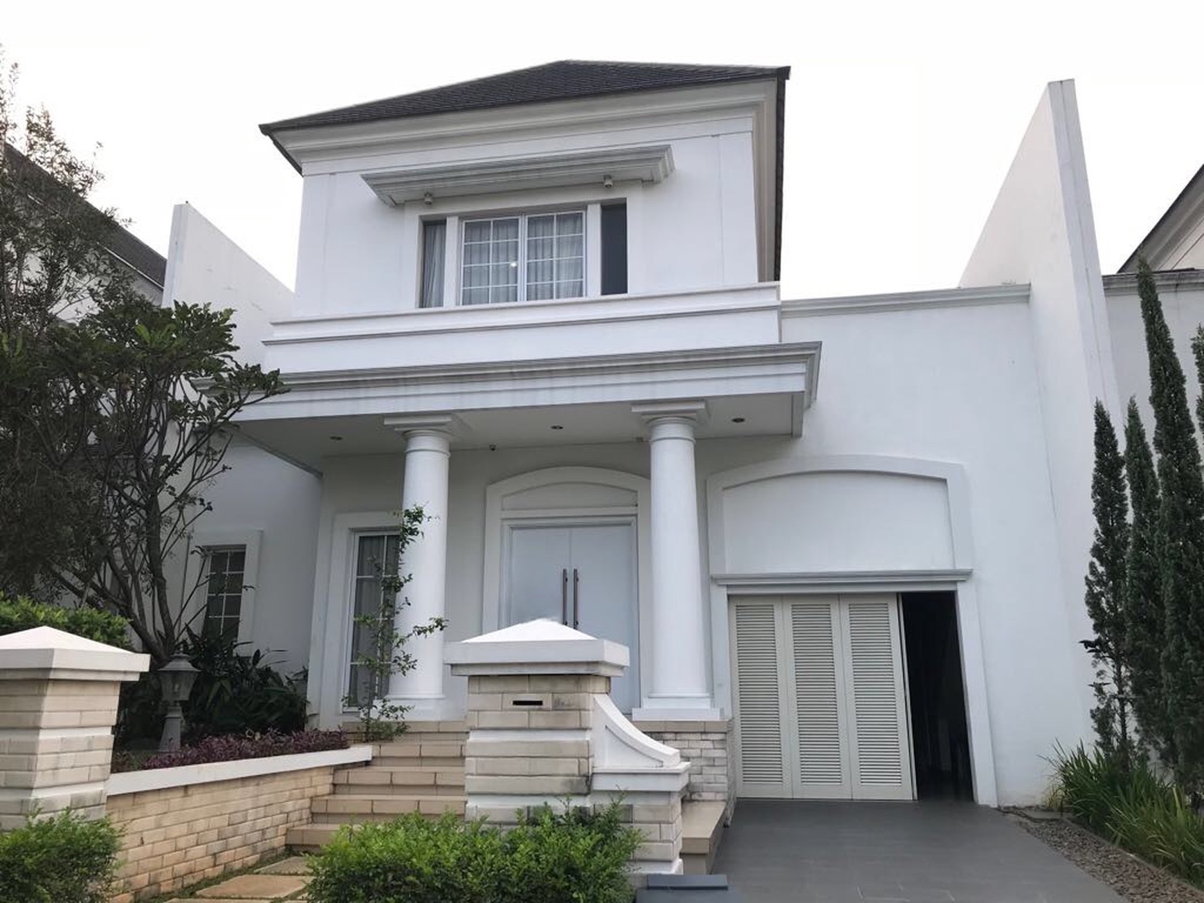 Flash Sale. Rumah mewah De Park De Maja BSD, ada pool..