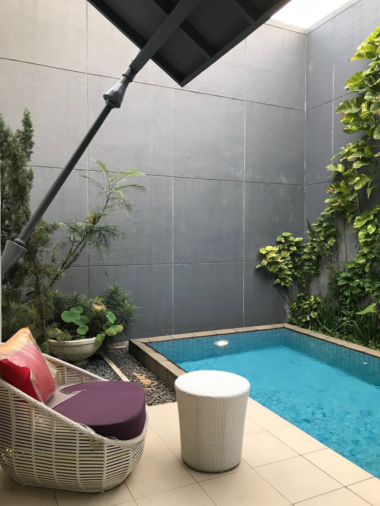 Flash Sale. Rumah mewah De Park De Maja BSD, ada pool..