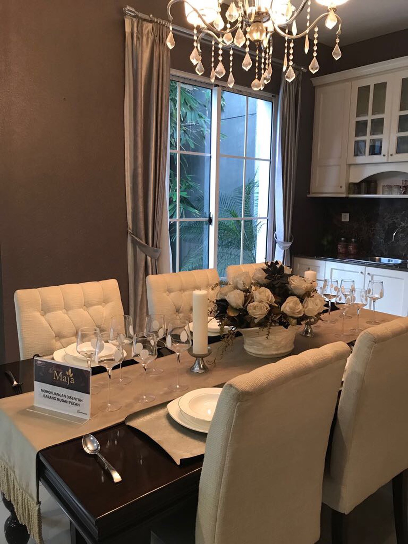 Flash Sale. Rumah mewah De Park De Maja BSD, ada pool.. 