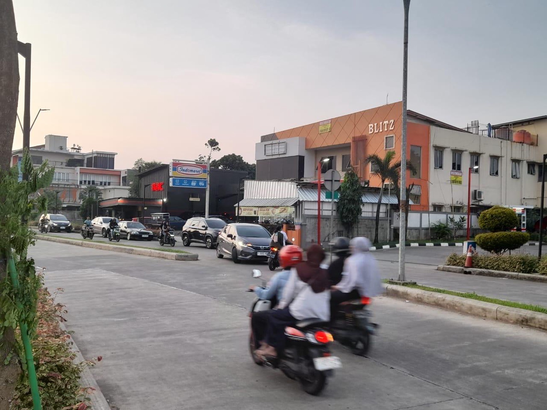 Tempat Usaha/Komersil, Lokasi Strategis, Cocok Untuk Usaha Dekat Bintaro Sektor 9