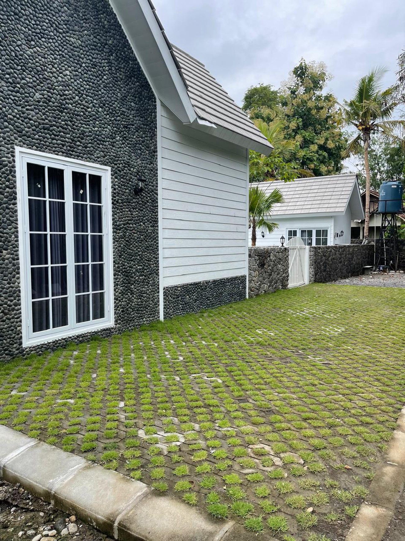 Villa 1046 Meter Persegi Dengan Kolam Renang View Sungai Di Wijimulyo Nanggulan Kulonprogo
