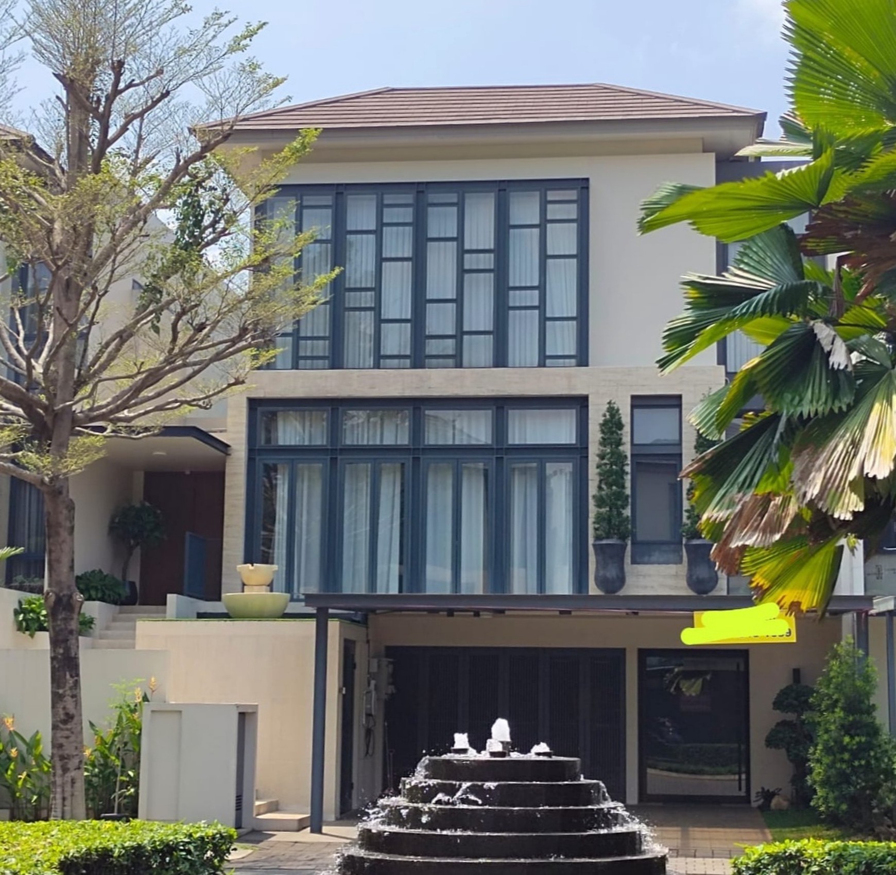 Istimewa. Rumah mewah Nava Park Lancewood BSD, ada pool..