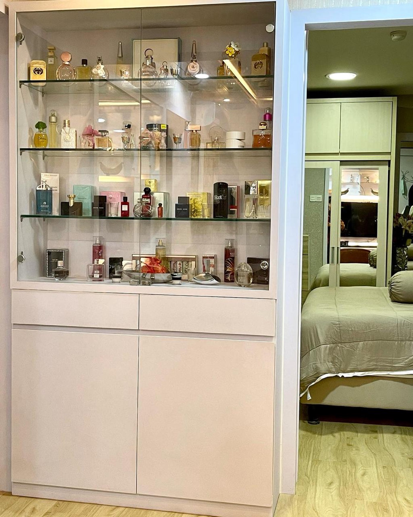 Apart Hadap kolam renang,siap huni di Kebagusan Jakarta Selatan