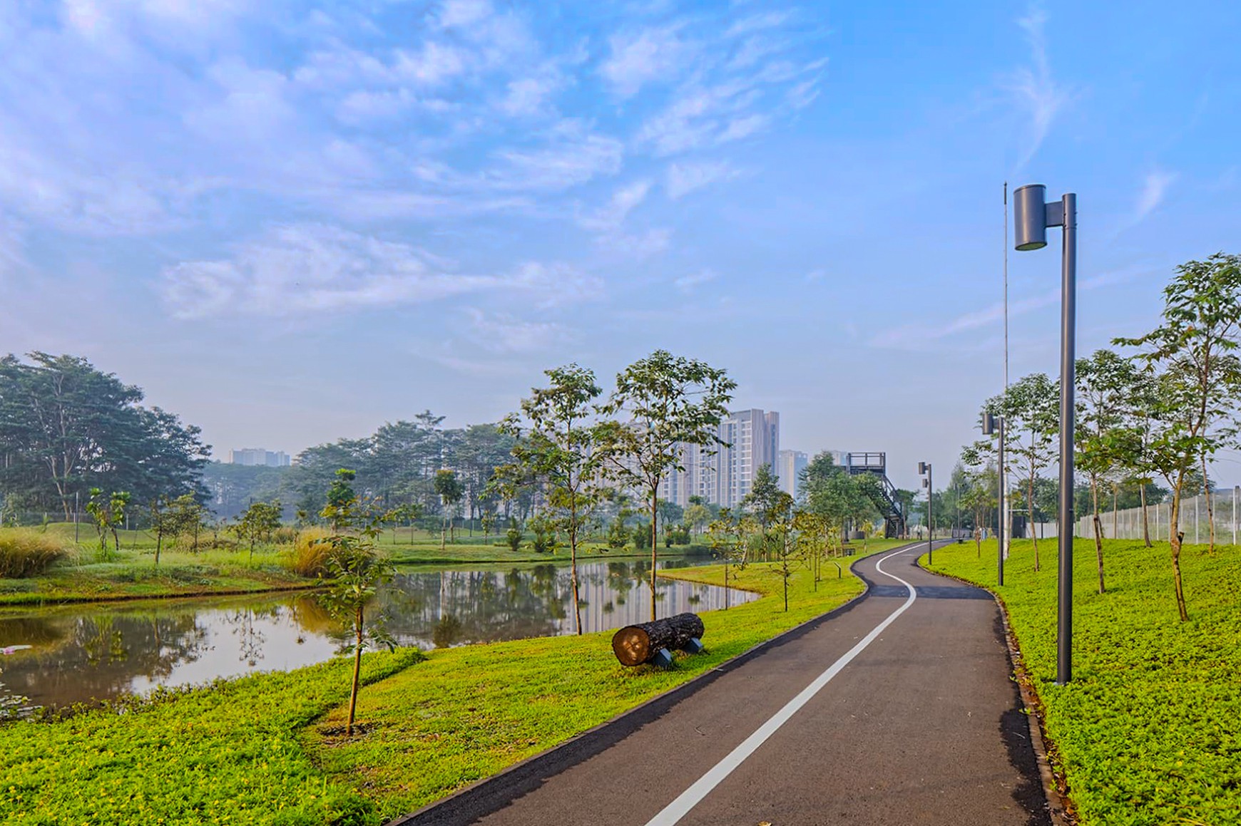 RUMAH MEWAH LANCEWOOD NAVAPARK BSD CITY, DEKAT BOTANIC PARK, CBD BSD, HARGA TERBAIK.